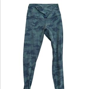 ✶ ✶ CAMO LULULEMON LEGGINGS ✶ ✶